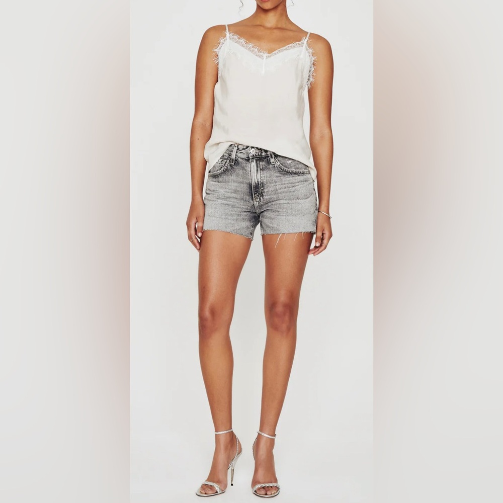 NWT AG Hailey Cut-Off Short
RELAXED DENIM SHORT